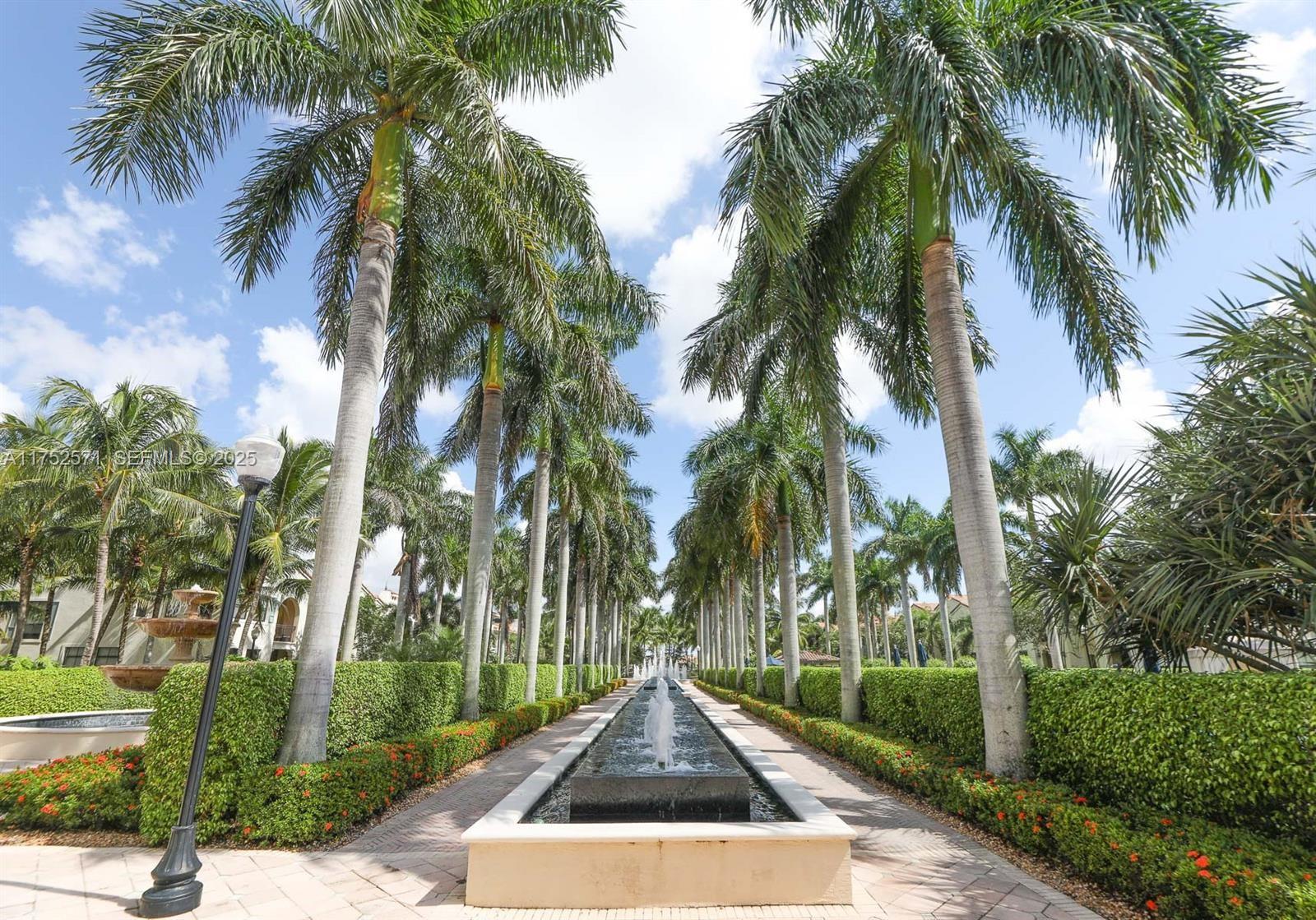 SAWGRASS LAKES - Residential