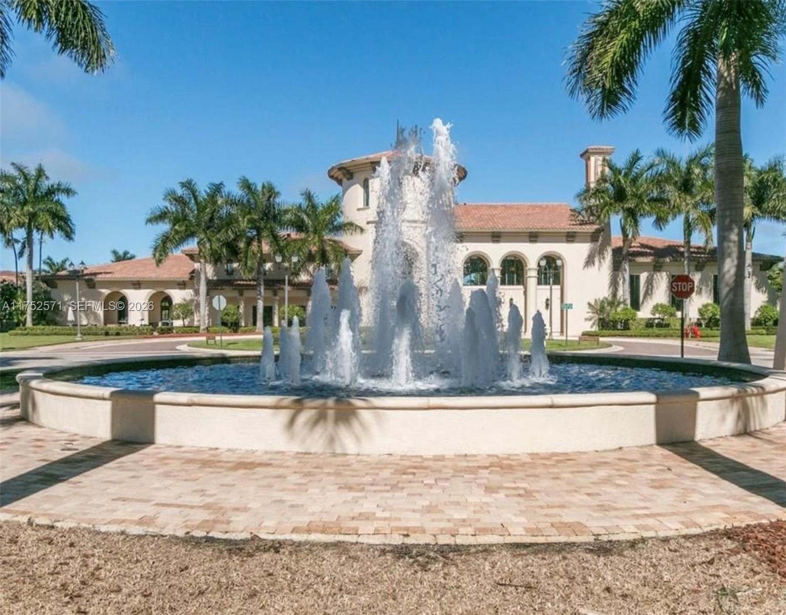 SAWGRASS LAKES - Residential