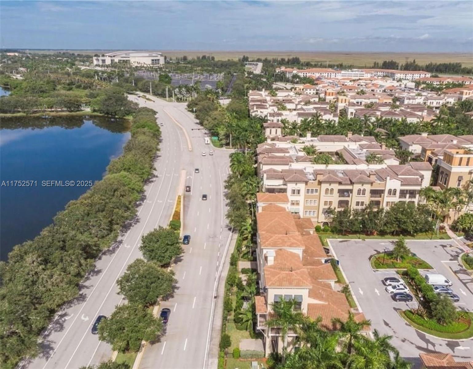 SAWGRASS LAKES - Residential