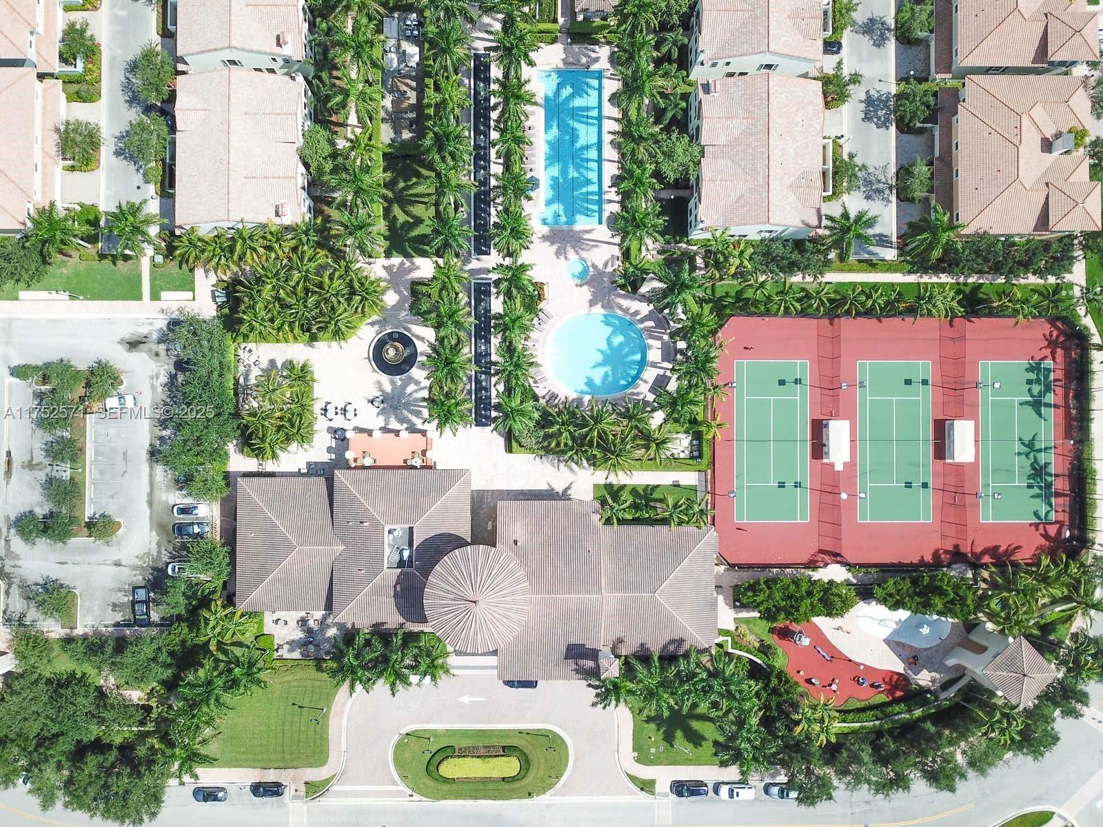 SAWGRASS LAKES - Residential