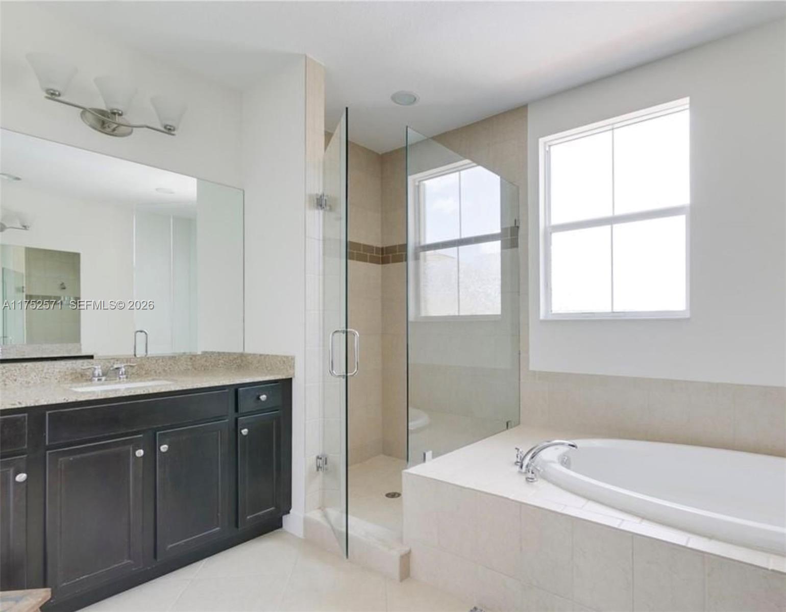 SAWGRASS LAKES - Residential