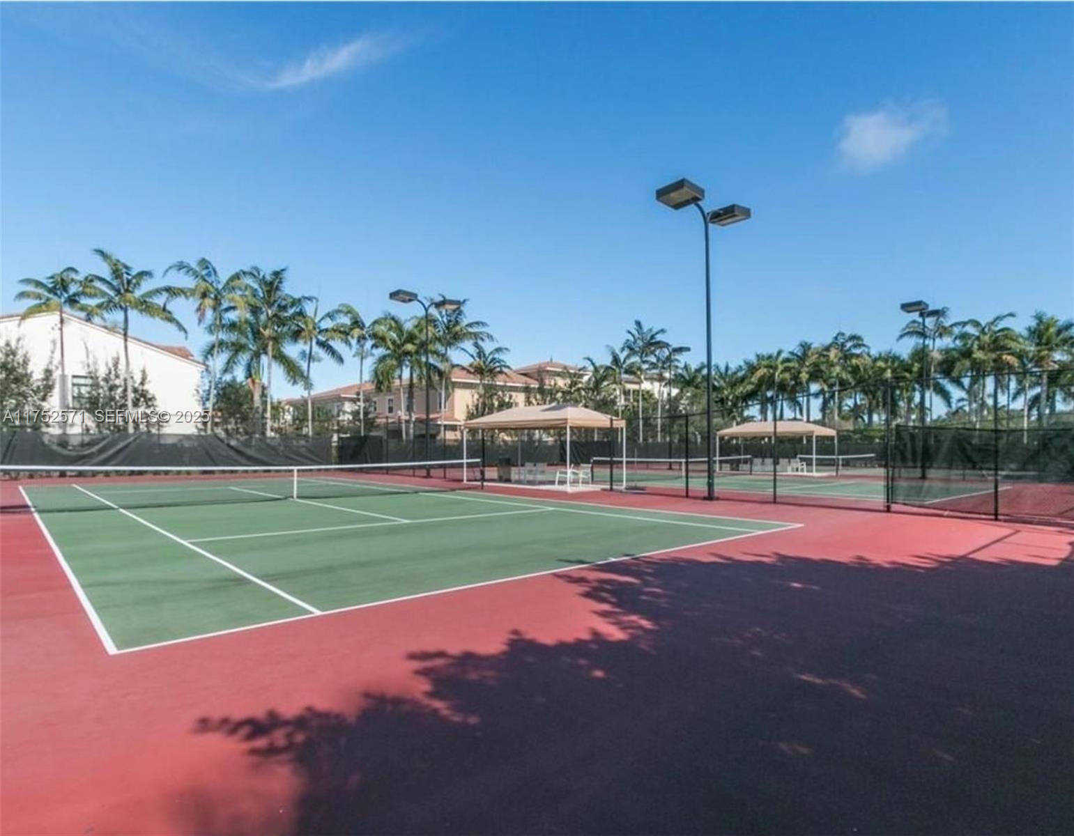 SAWGRASS LAKES - Residential