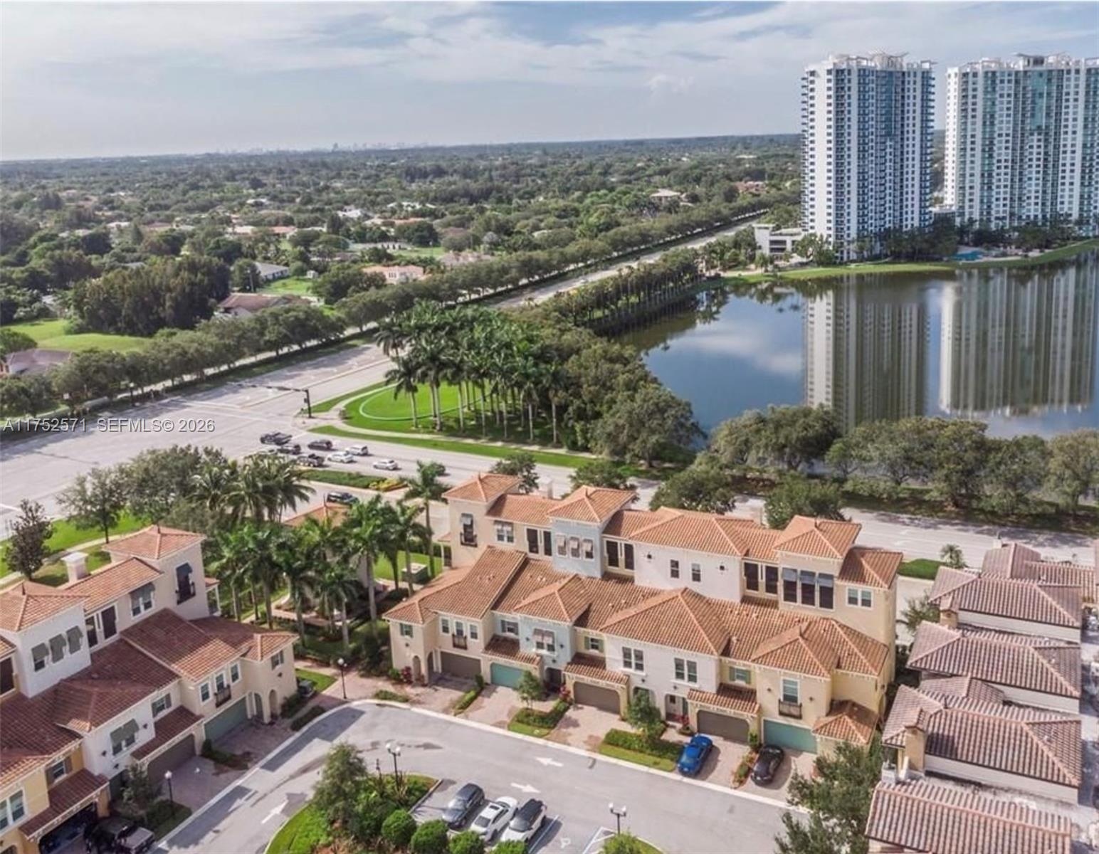 SAWGRASS LAKES - Residential