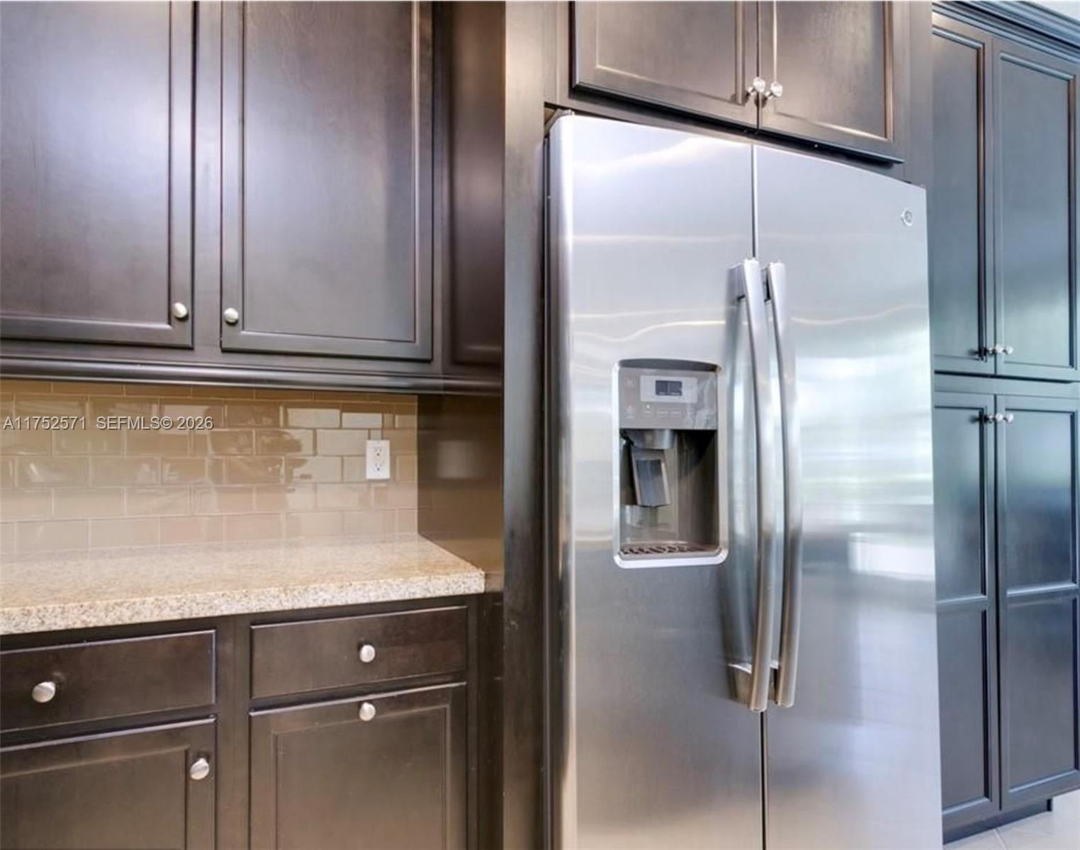 SAWGRASS LAKES - Residential