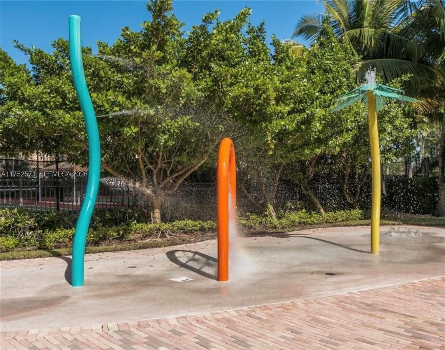 SAWGRASS LAKES - Residential