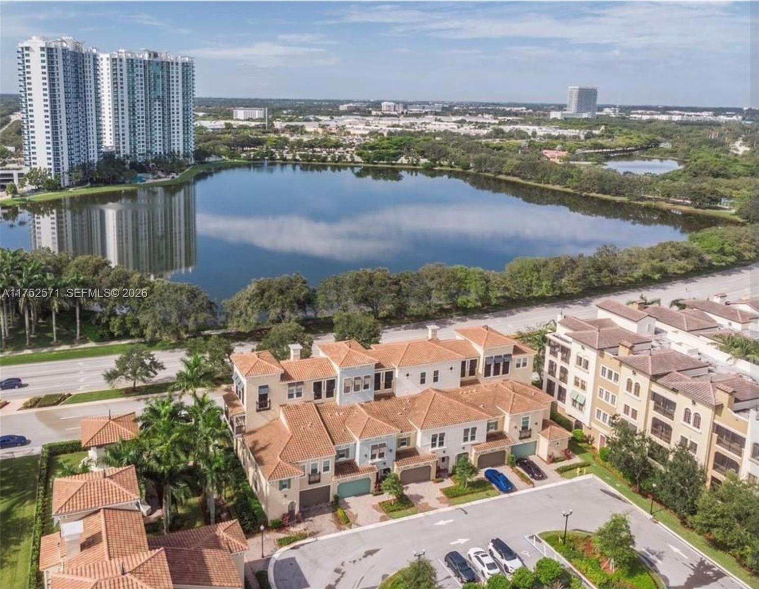 SAWGRASS LAKES - Residential