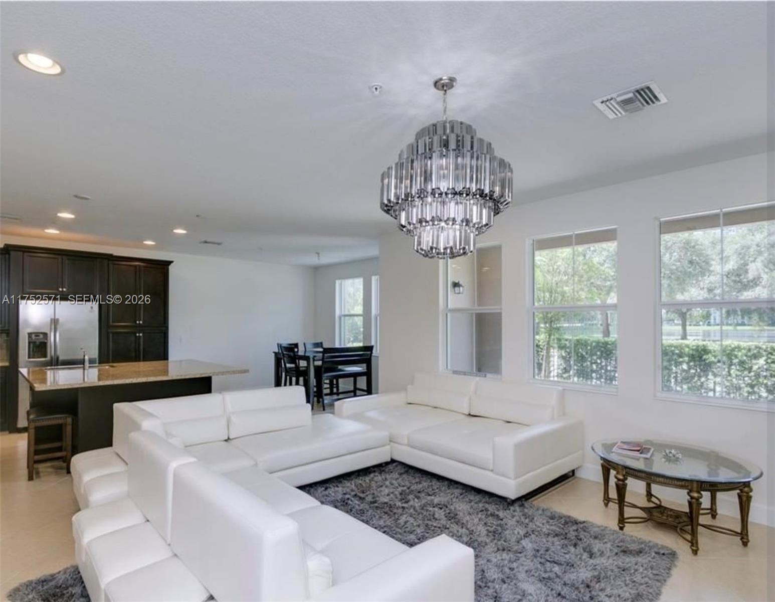 SAWGRASS LAKES - Residential