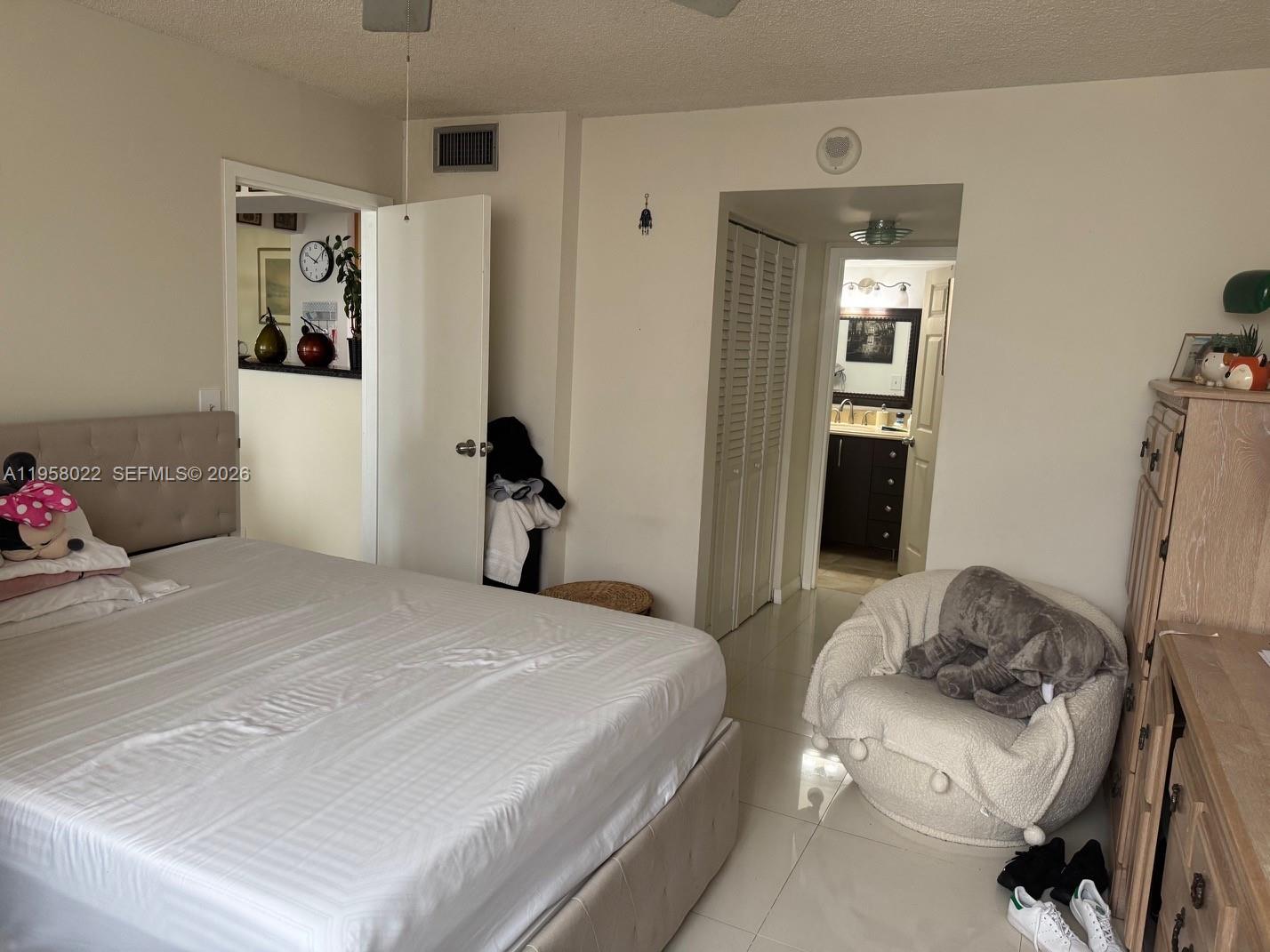 CARLTON BAY CONDO - Residential Lease