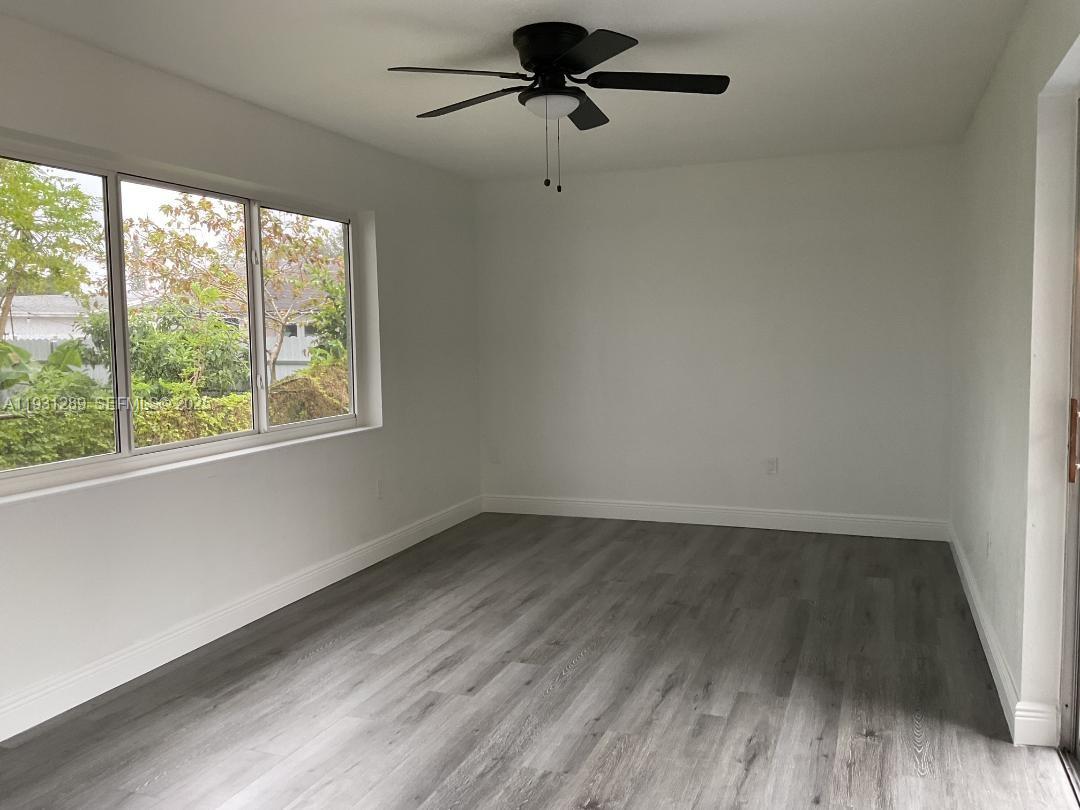 SUNRISE GOLF VILLAGE SEC - Residential Lease