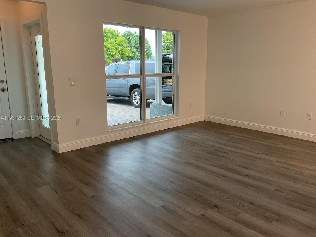 SUNRISE GOLF VILLAGE SEC - Residential Lease