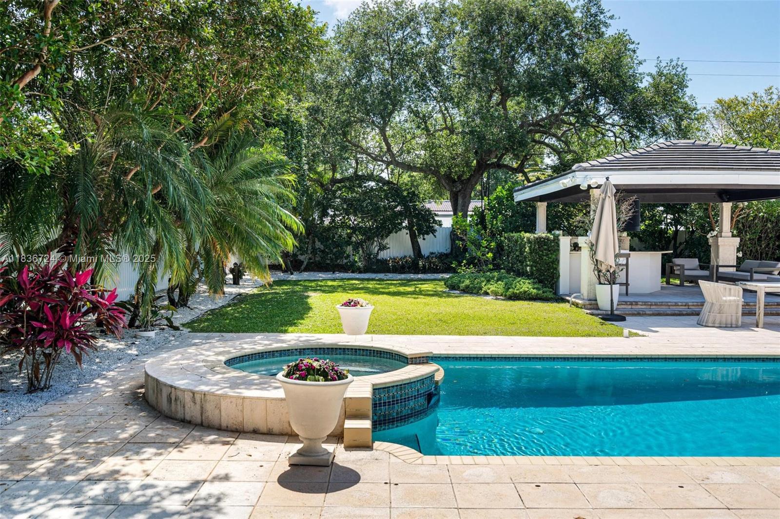 HALLMARK HGTS ESTS 6TH ADD - Residential