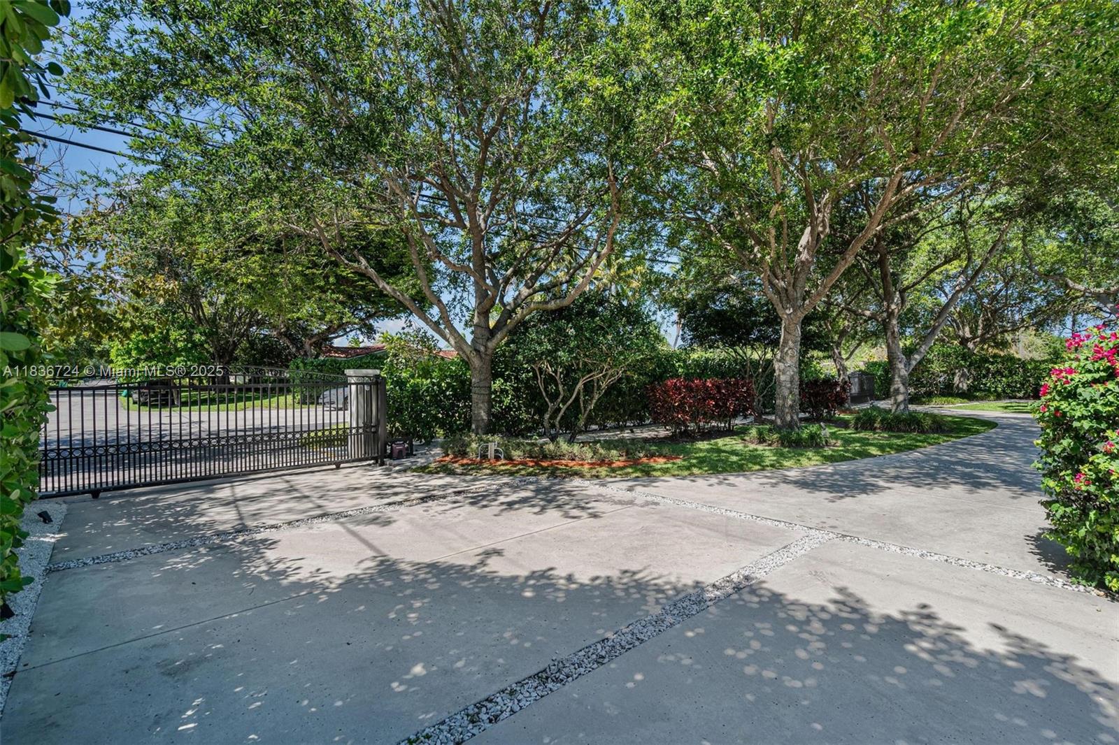 HALLMARK HGTS ESTS 6TH ADD - Residential