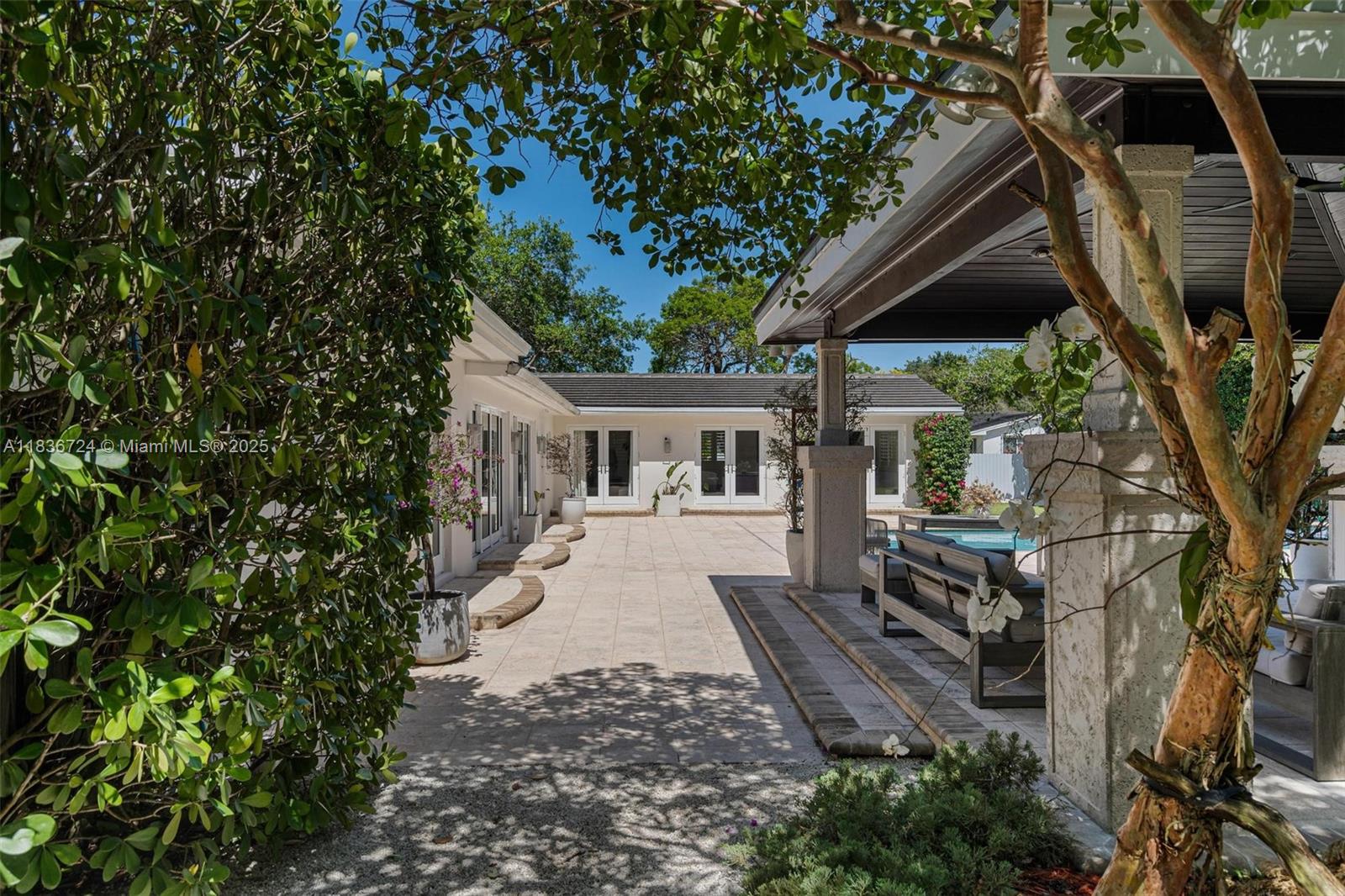 HALLMARK HGTS ESTS 6TH ADD - Residential