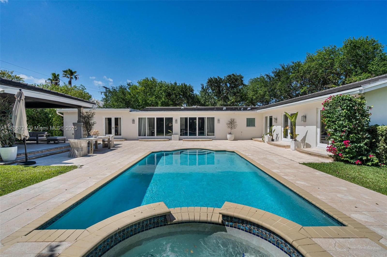 HALLMARK HGTS ESTS 6TH ADD - Residential