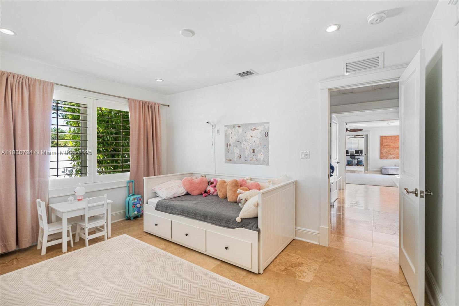 HALLMARK HGTS ESTS 6TH ADD - Residential