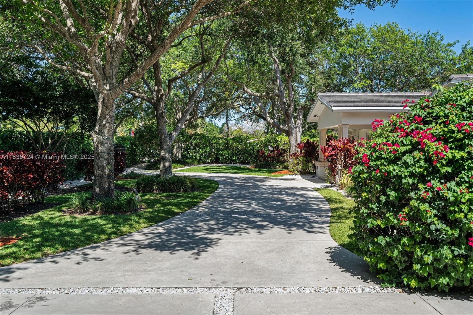 HALLMARK HGTS ESTS 6TH ADD - Residential