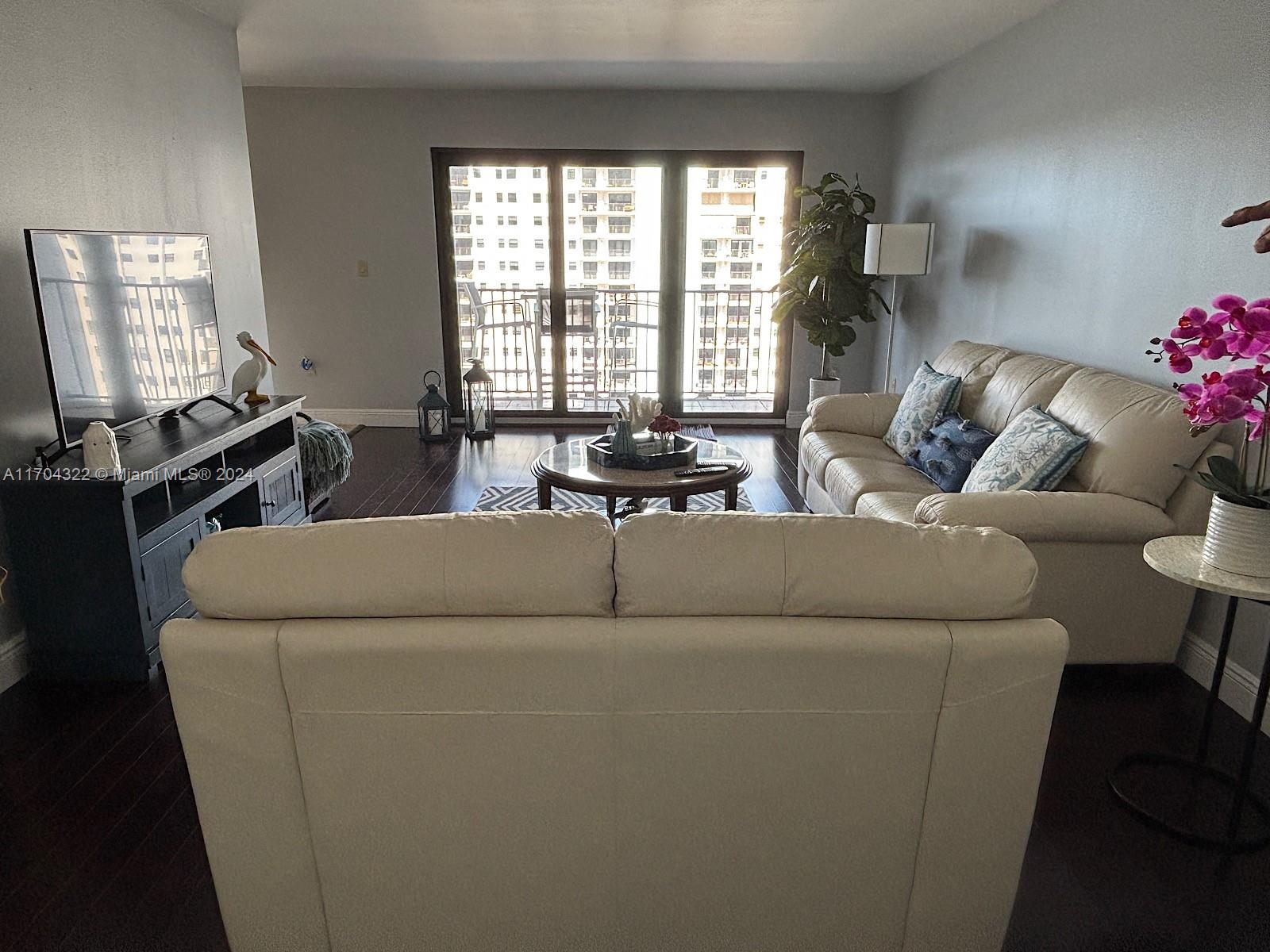 SUMMIT CONDO - Residential