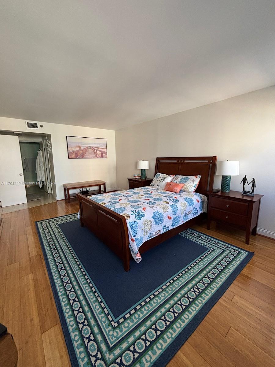 SUMMIT CONDO - Residential