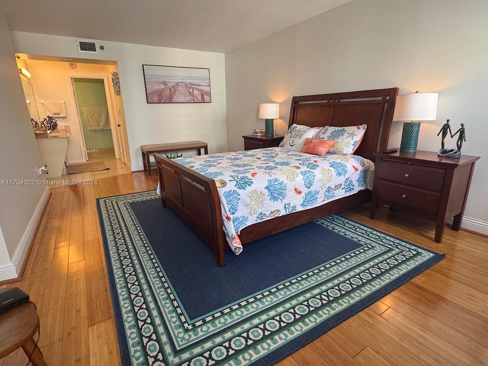SUMMIT CONDO - Residential
