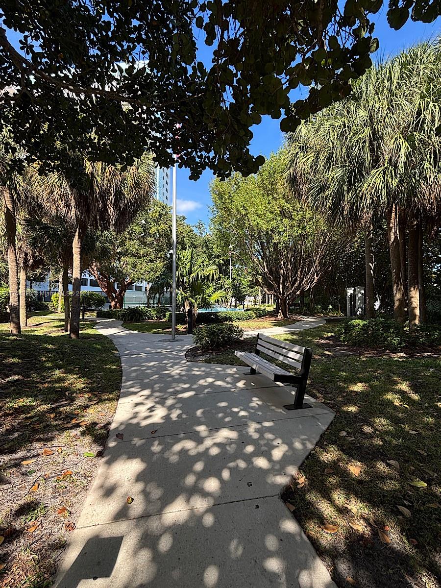 SUMMIT CONDO - Residential