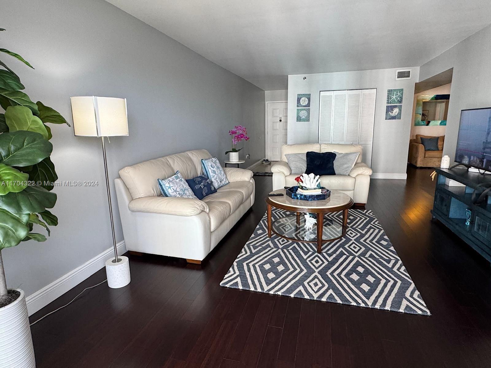 SUMMIT CONDO - Residential