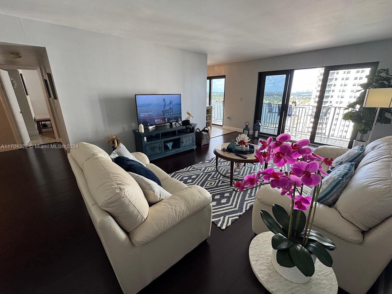 SUMMIT CONDO - Residential