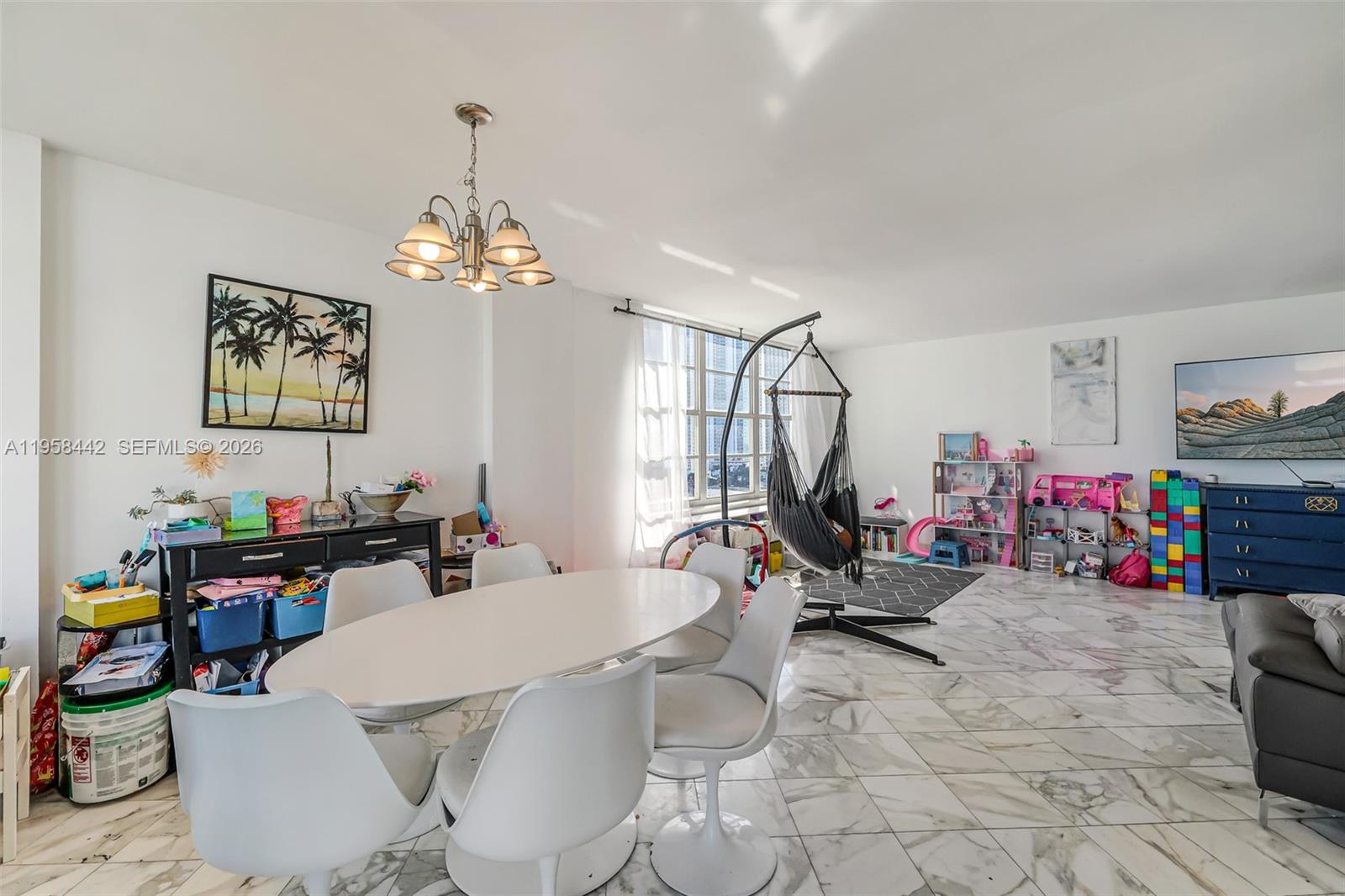 WINSTON TOWER 300 CONDO - Residential