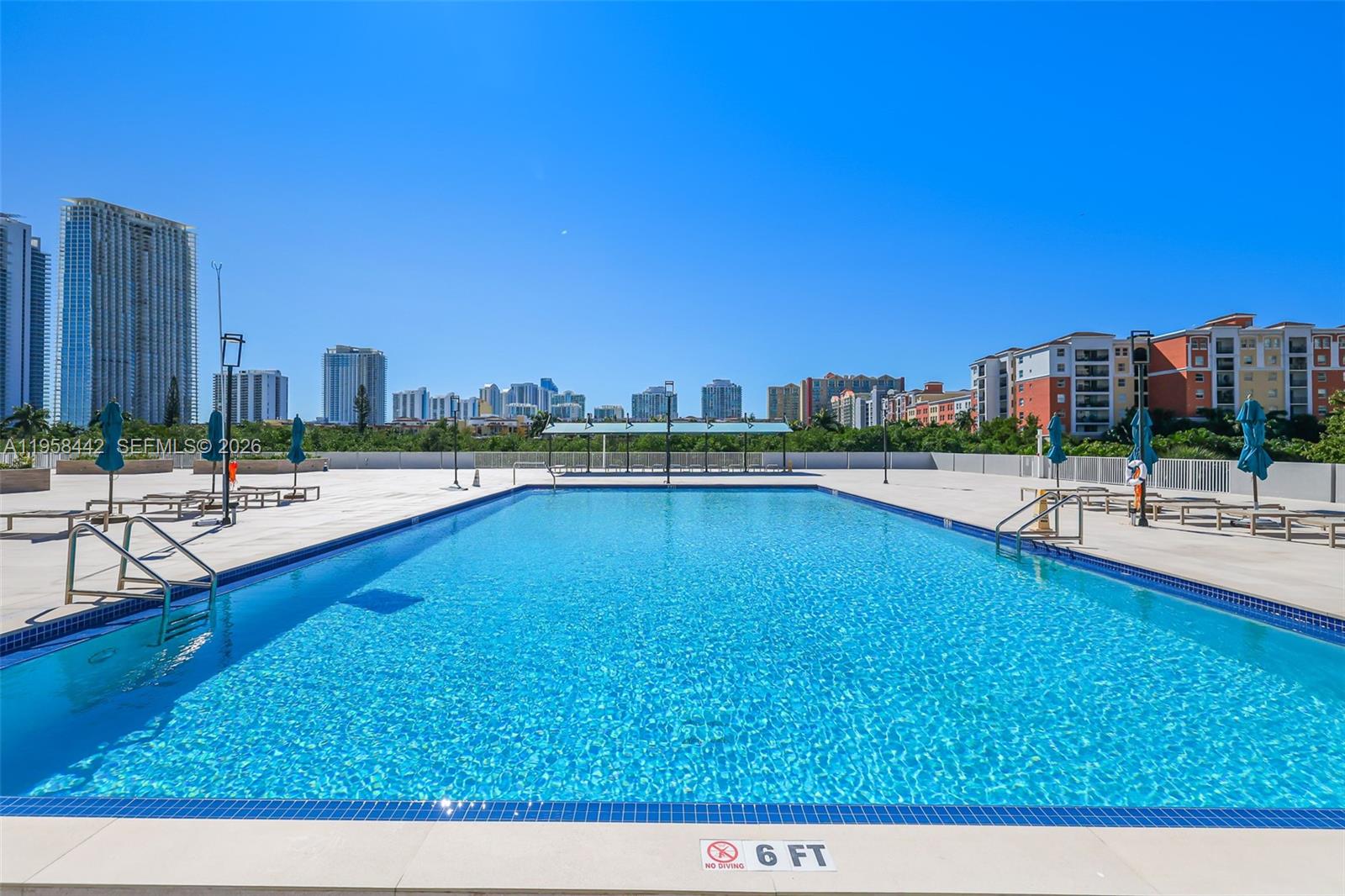 WINSTON TOWER 300 CONDO - Residential