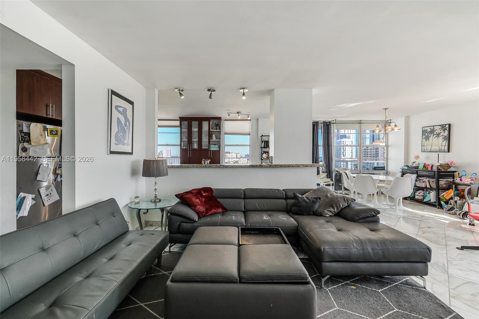 WINSTON TOWER 300 CONDO - Residential