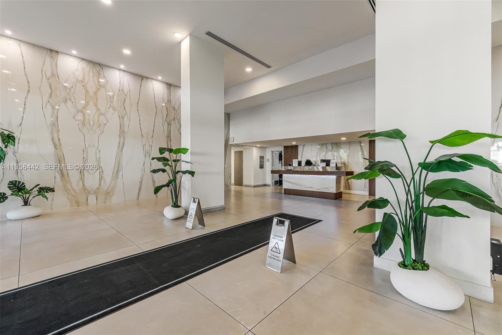 WINSTON TOWER 300 CONDO - Residential