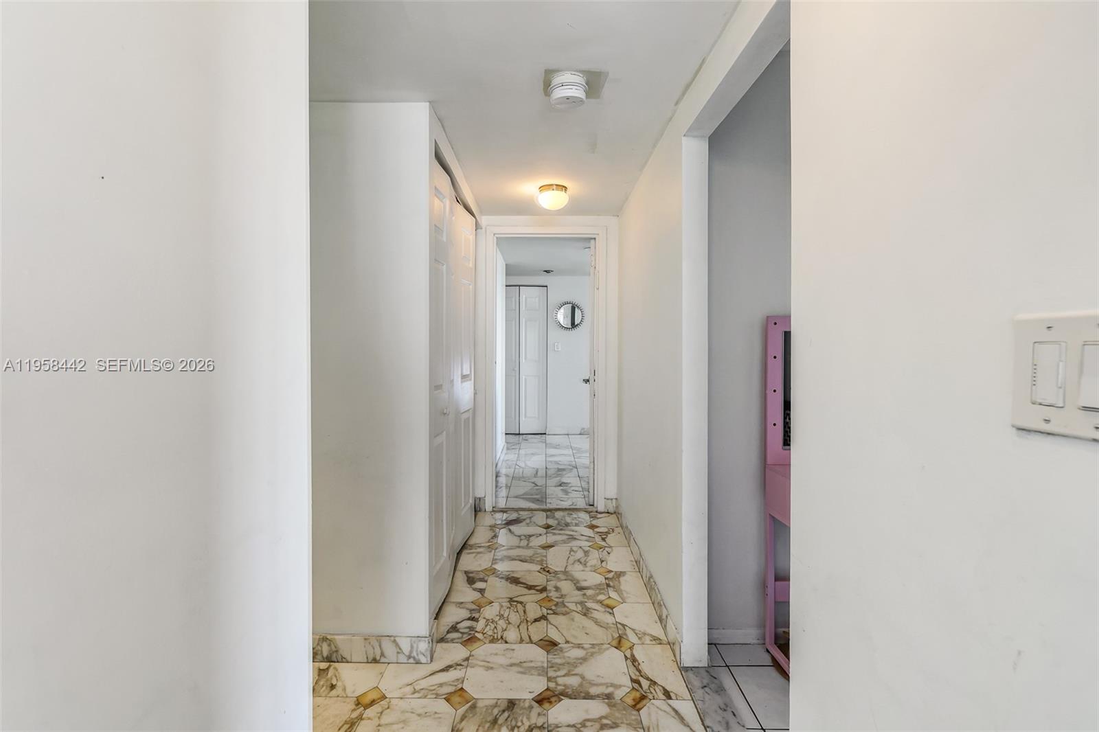 WINSTON TOWER 300 CONDO - Residential