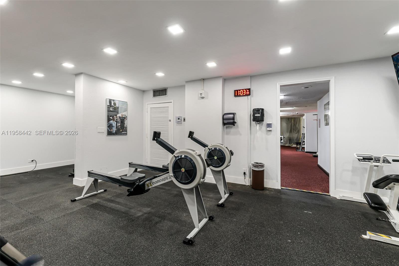 WINSTON TOWER 300 CONDO - Residential