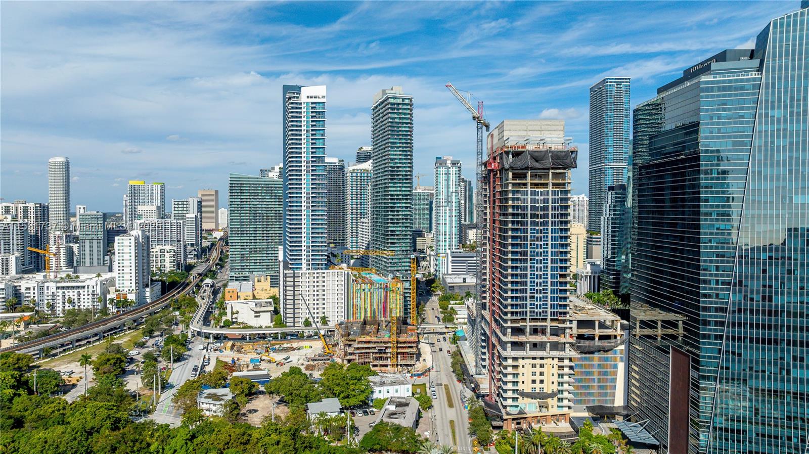 THE PALACE CONDO - Residential