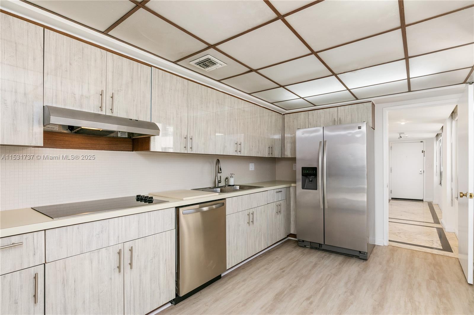 THE PALACE CONDO - Residential