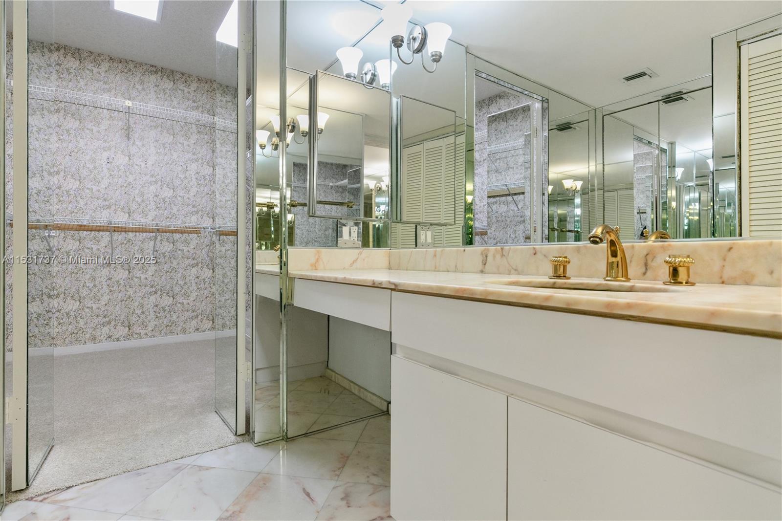 THE PALACE CONDO - Residential