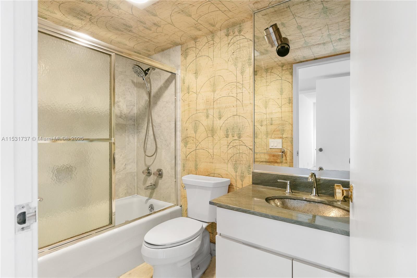 THE PALACE CONDO - Residential