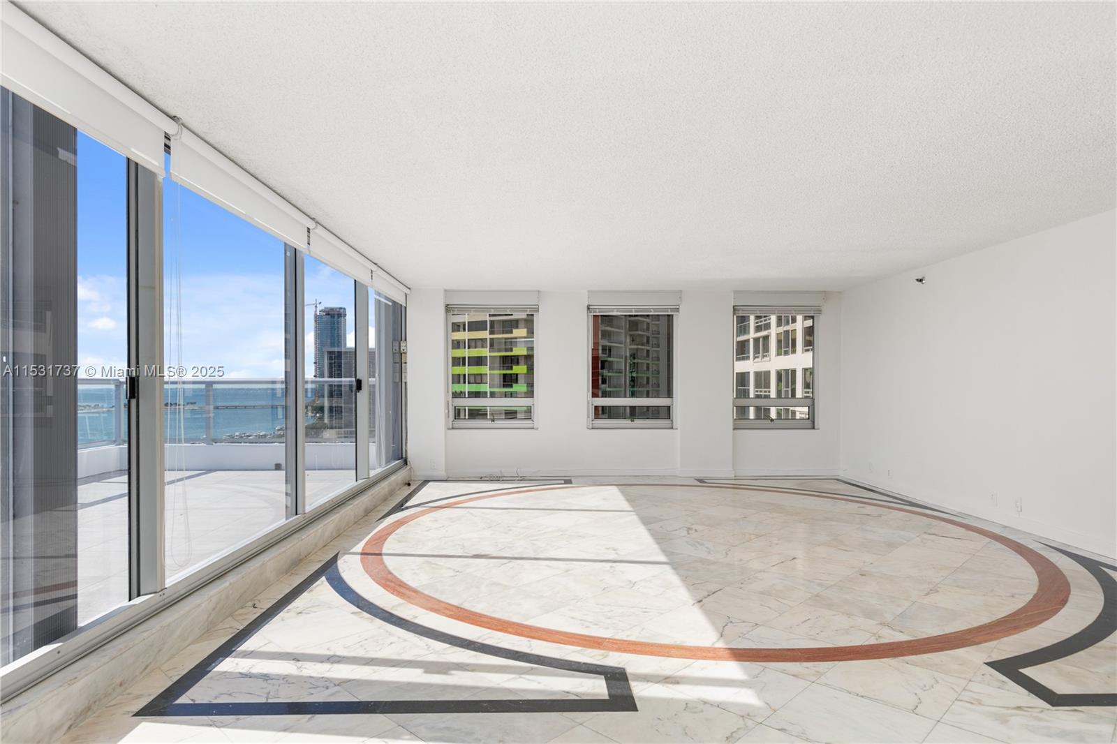 THE PALACE CONDO - Residential