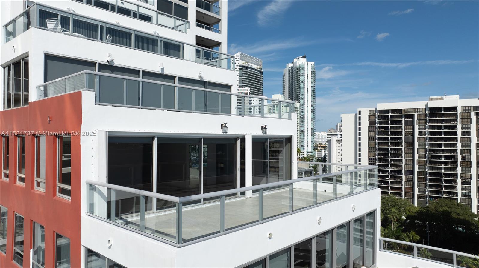 THE PALACE CONDO - Residential