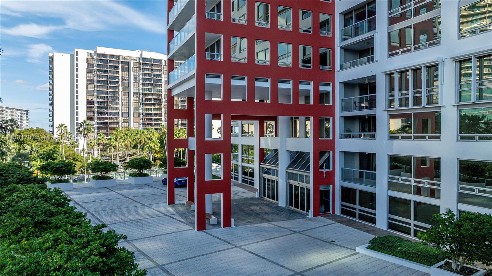 THE PALACE CONDO - Residential