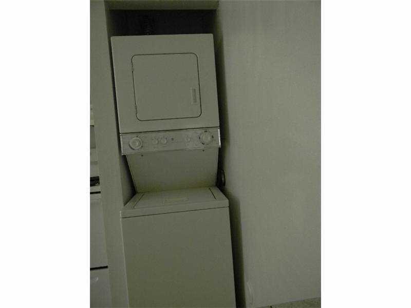 WINDMILL LAKES I CONDO - Residential Lease