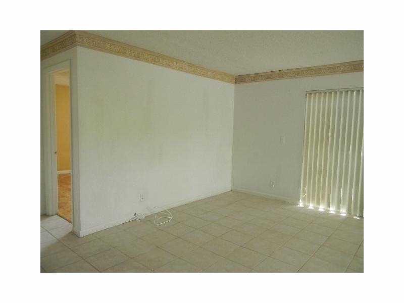 WINDMILL LAKES I CONDO - Residential Lease