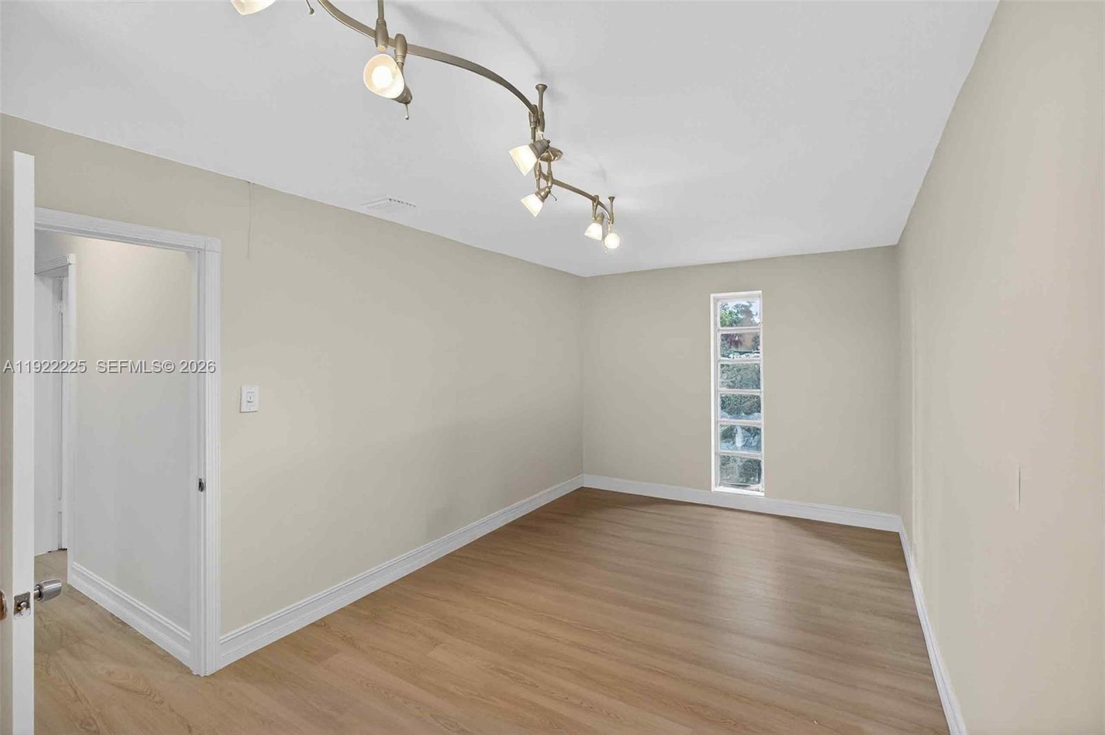 SNAPPER CREEK PARK UNIT N - Residential