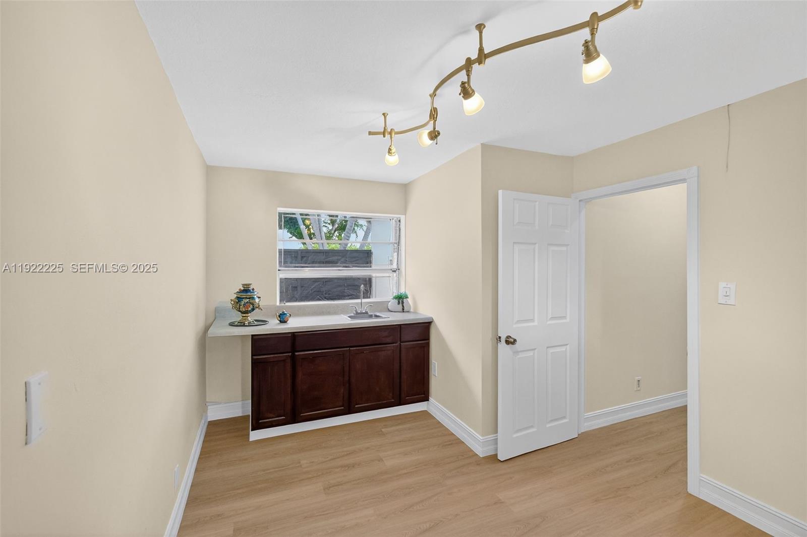 SNAPPER CREEK PARK UNIT N - Residential