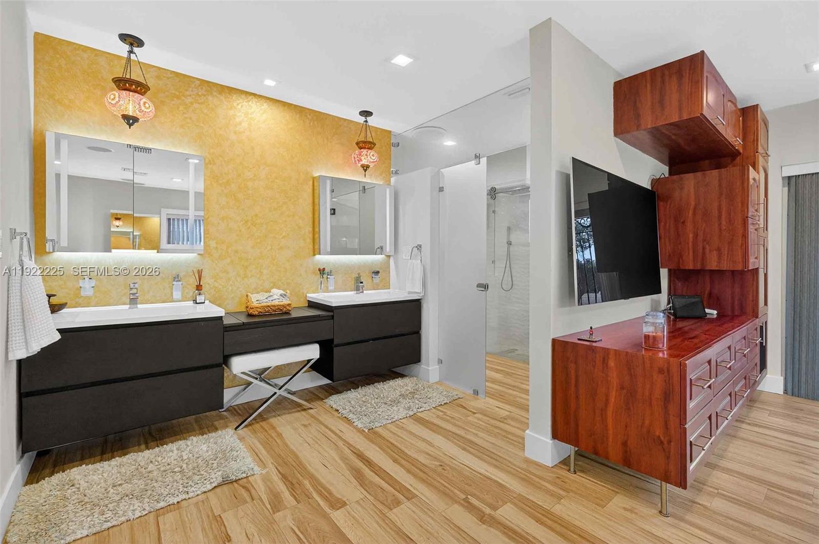 SNAPPER CREEK PARK UNIT N - Residential