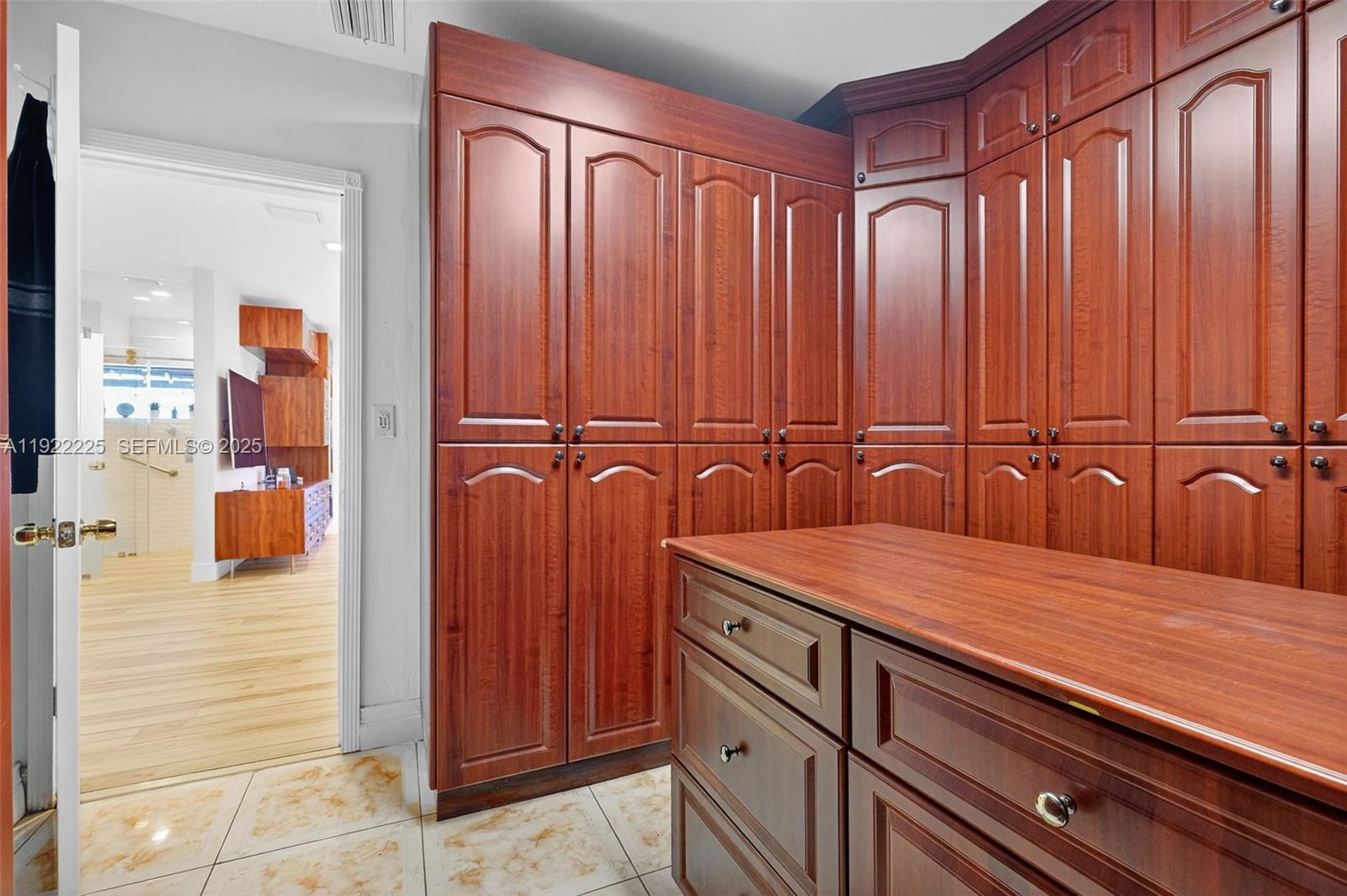 SNAPPER CREEK PARK UNIT N - Residential