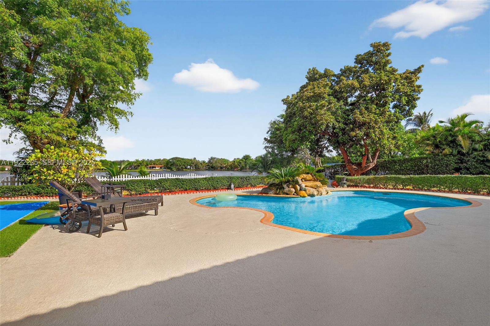 SNAPPER CREEK PARK UNIT N - Residential