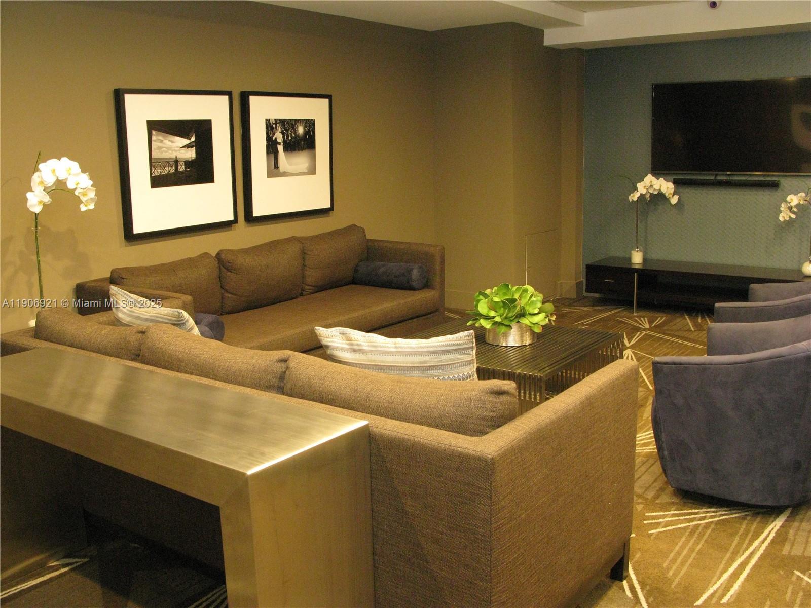 ARLEN BEACH CONDO - Residential Lease