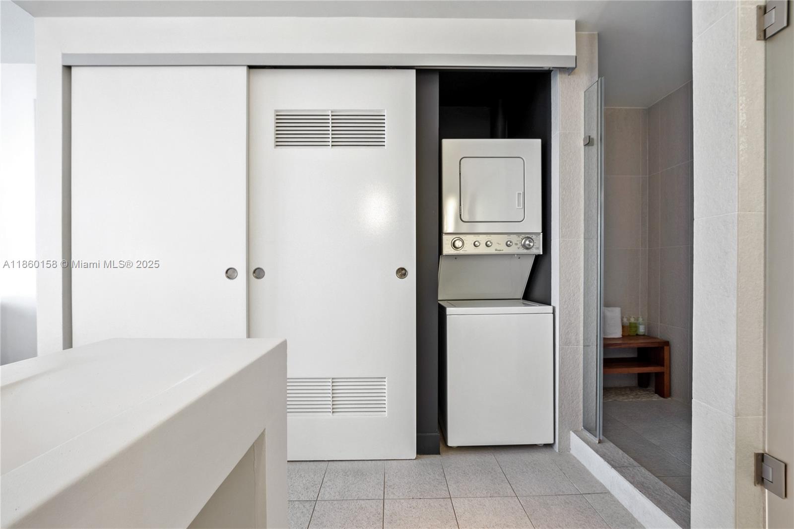 FORT LAUDERDALE RESIDENCE - Residential