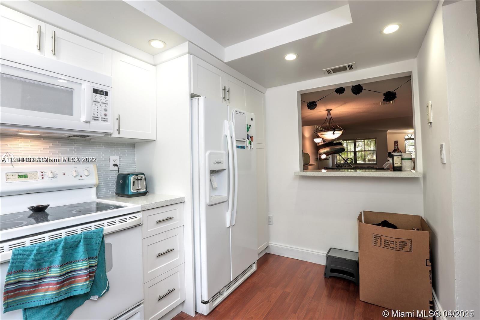 HARBOUR CLUB VILLAS CONDO - Residential Lease
