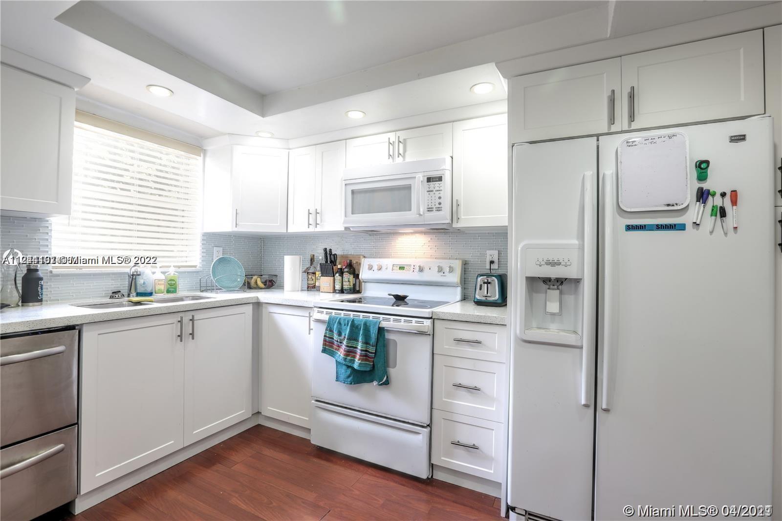 HARBOUR CLUB VILLAS CONDO - Residential Lease